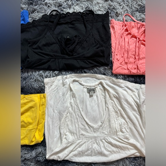 Guess Shirt Bundle - Picture 3 of 7